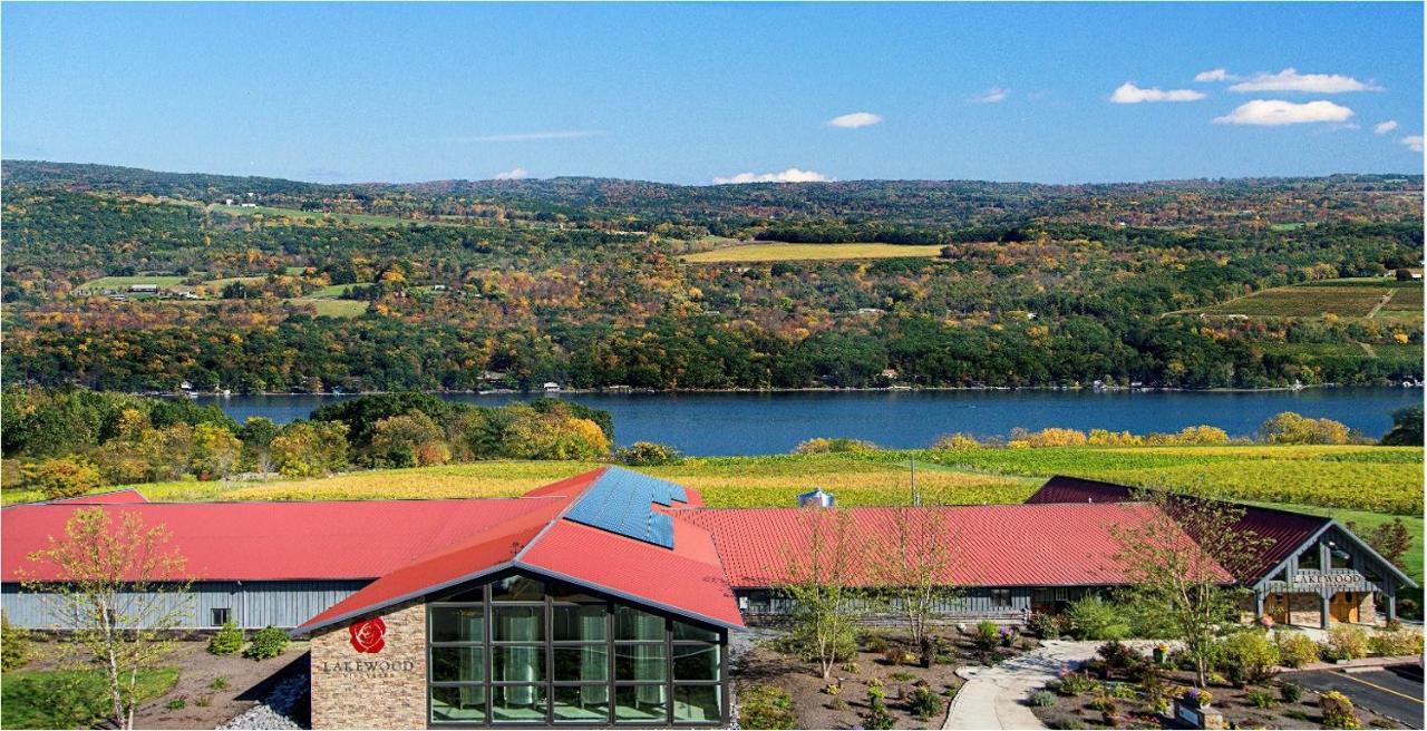 The Colonial Inn & Creamery Watkins Glen Exterior photo